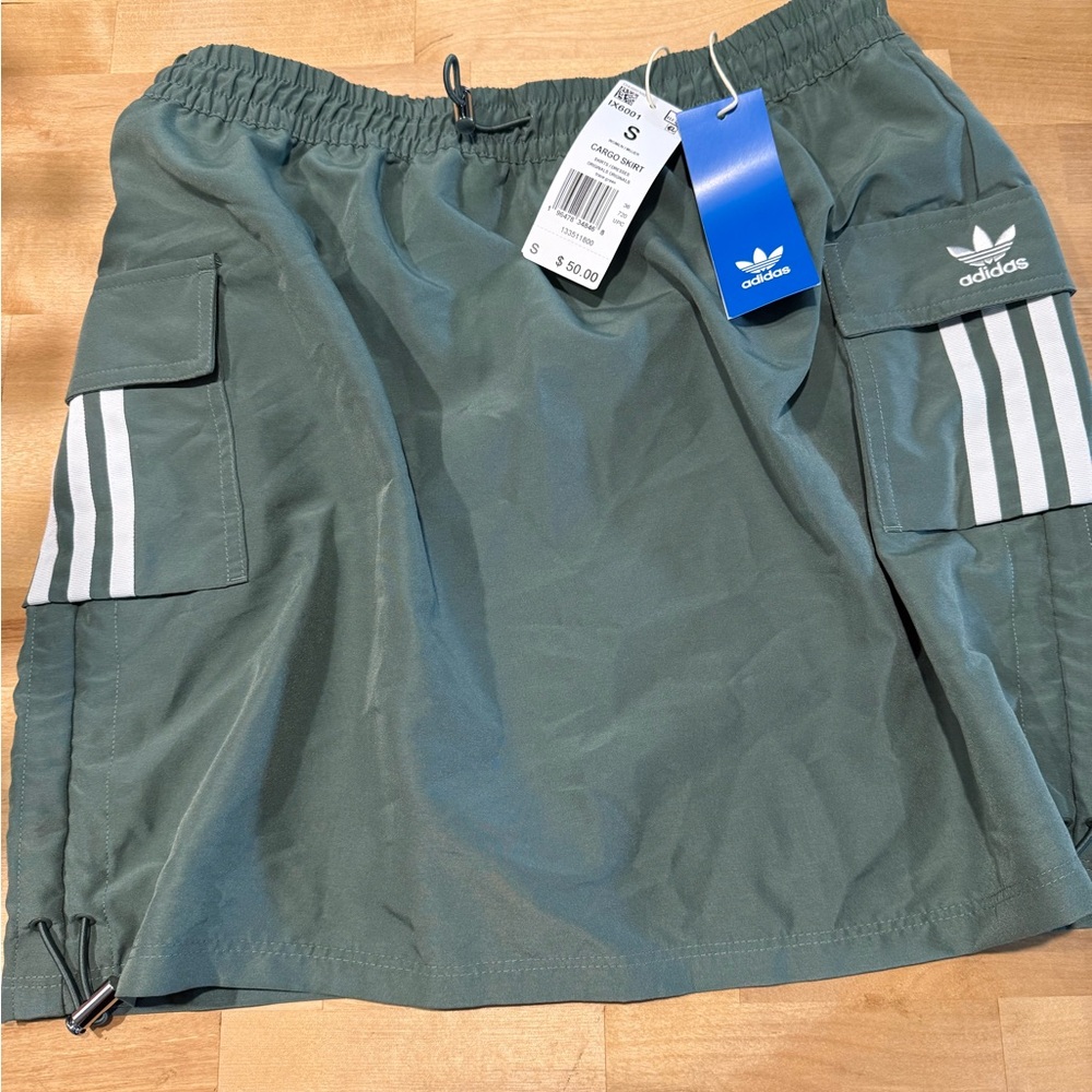 Adidas woman’s cargo skirt